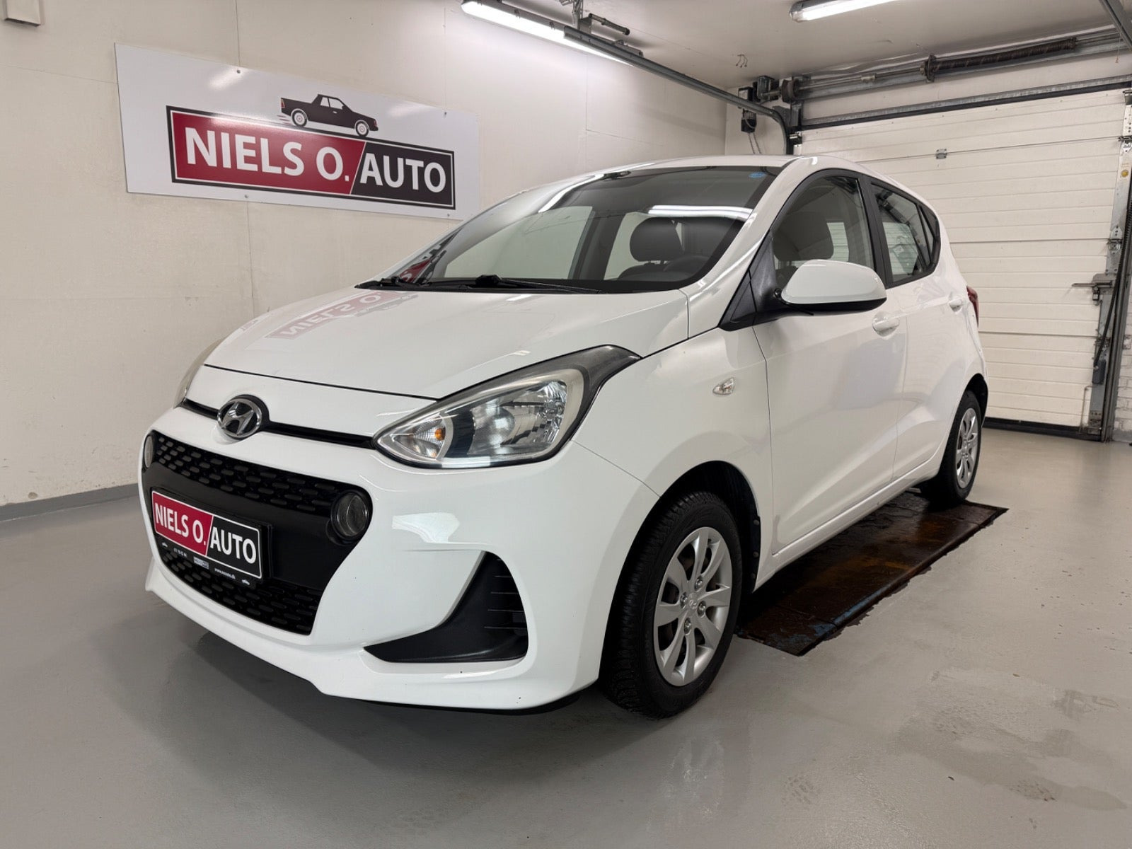Hvid Hyundai i10 fra 2017