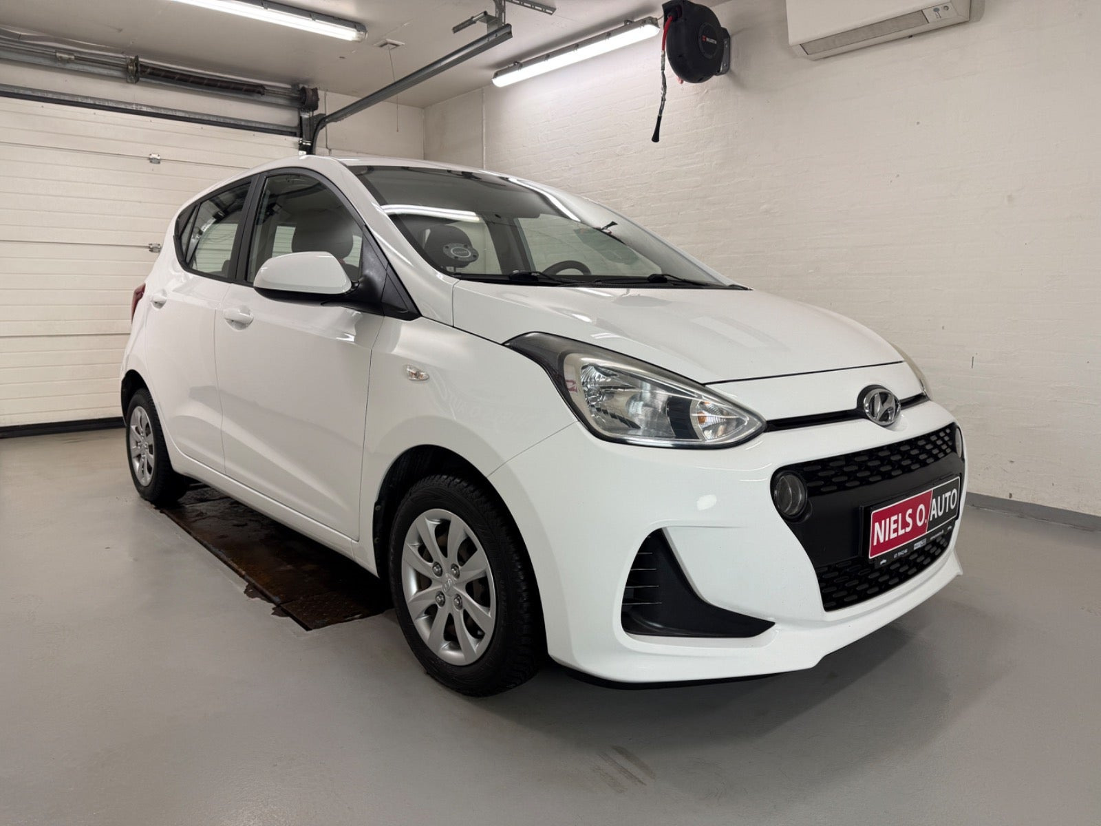 Hvid Hyundai i10 fra 2017