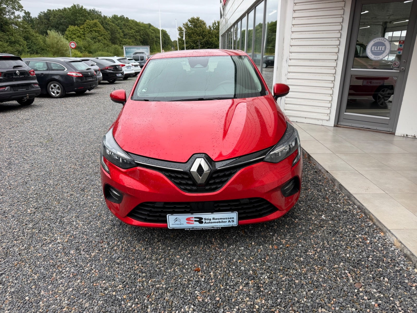 Rød Renault Clio V fra 2021