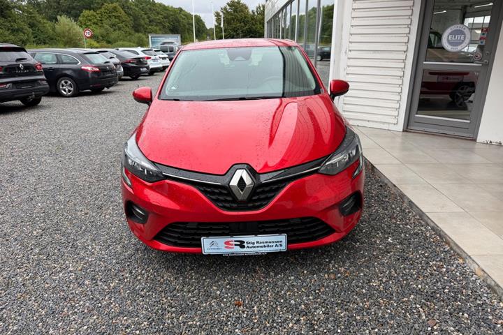 Rød Renault Clio V fra 2021