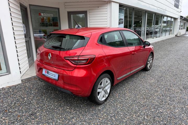 Rød Renault Clio V fra 2021