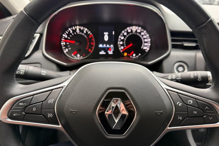 Rød Renault Clio V fra 2021