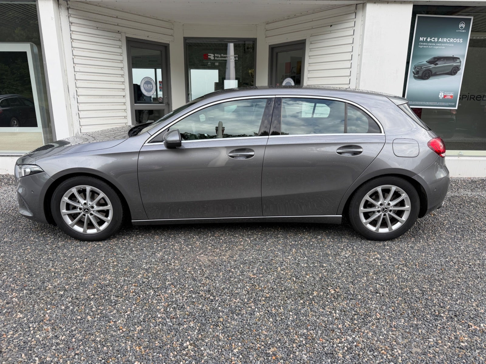Grå Mercedes A200 fra 2018