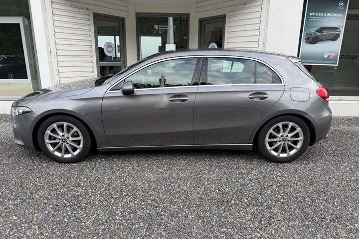 Grå Mercedes A200 fra 2018