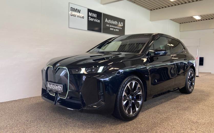 BMW iX xDrive45 M-Sport