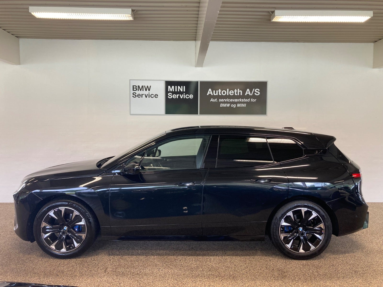 Sort BMW iX fra 2025