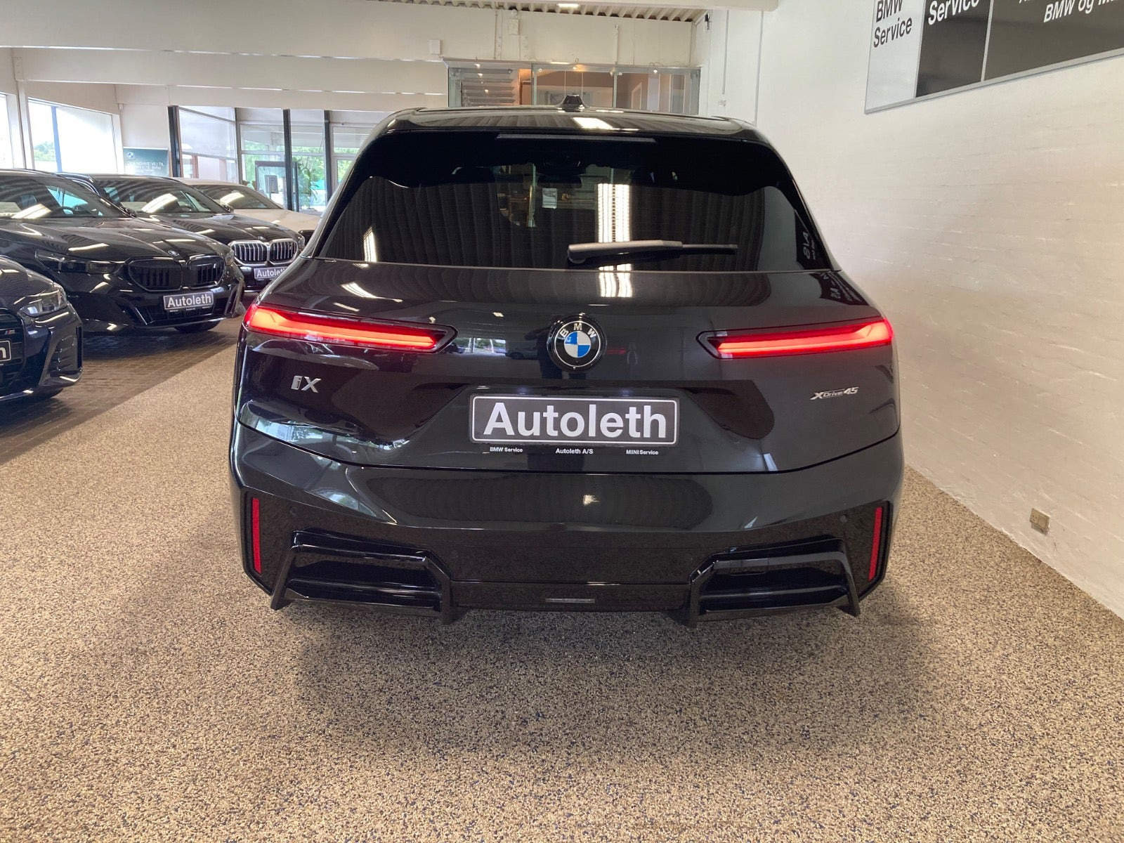 Sort BMW iX fra 2025