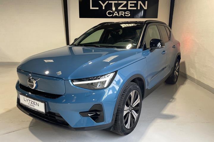 Blå Volvo XC40 fra 2023