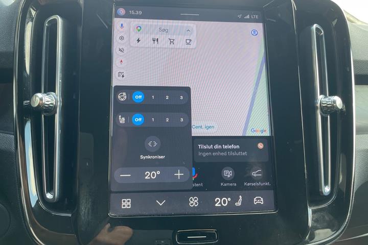 Blå Volvo XC40 fra 2023