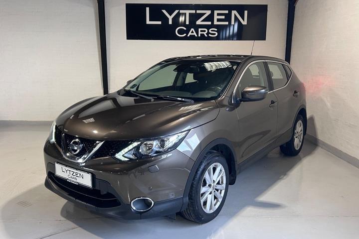 Brun Nissan Qashqai fra 2016 set udefra