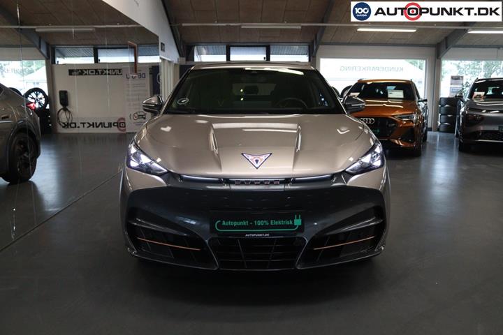 Orange Cupra Tavascan fra 2025