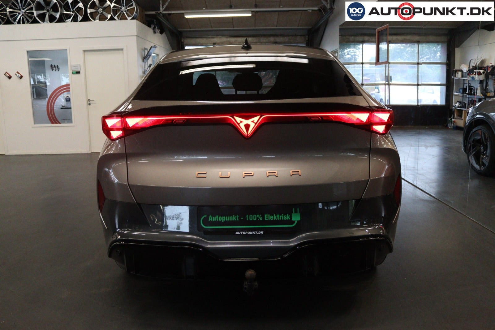 Orange Cupra Tavascan fra 2025