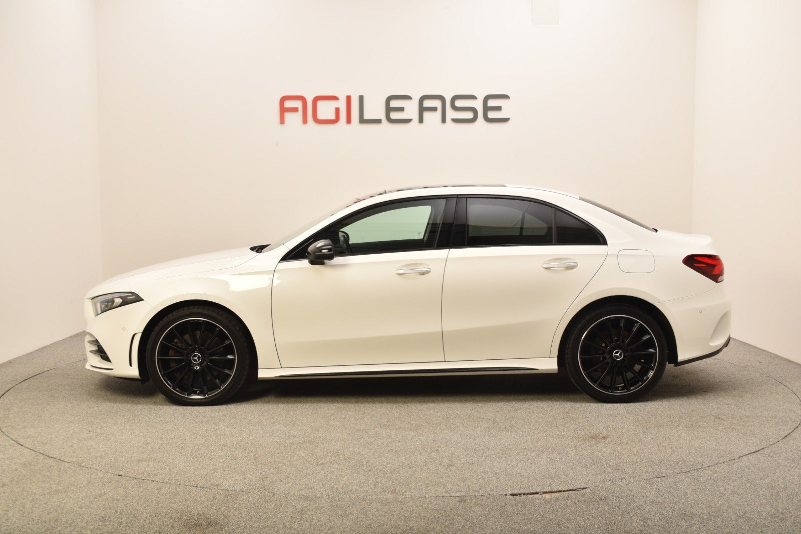 Hvid Mercedes A250 e fra 2021