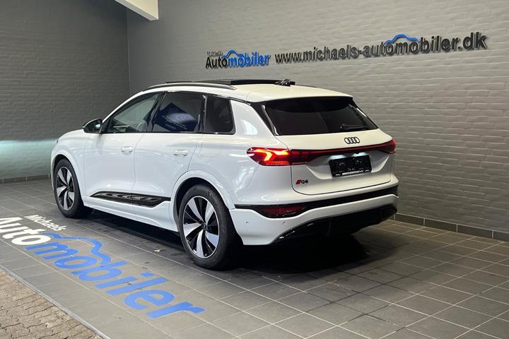 Hvid Audi Q6 e-tron fra 2024