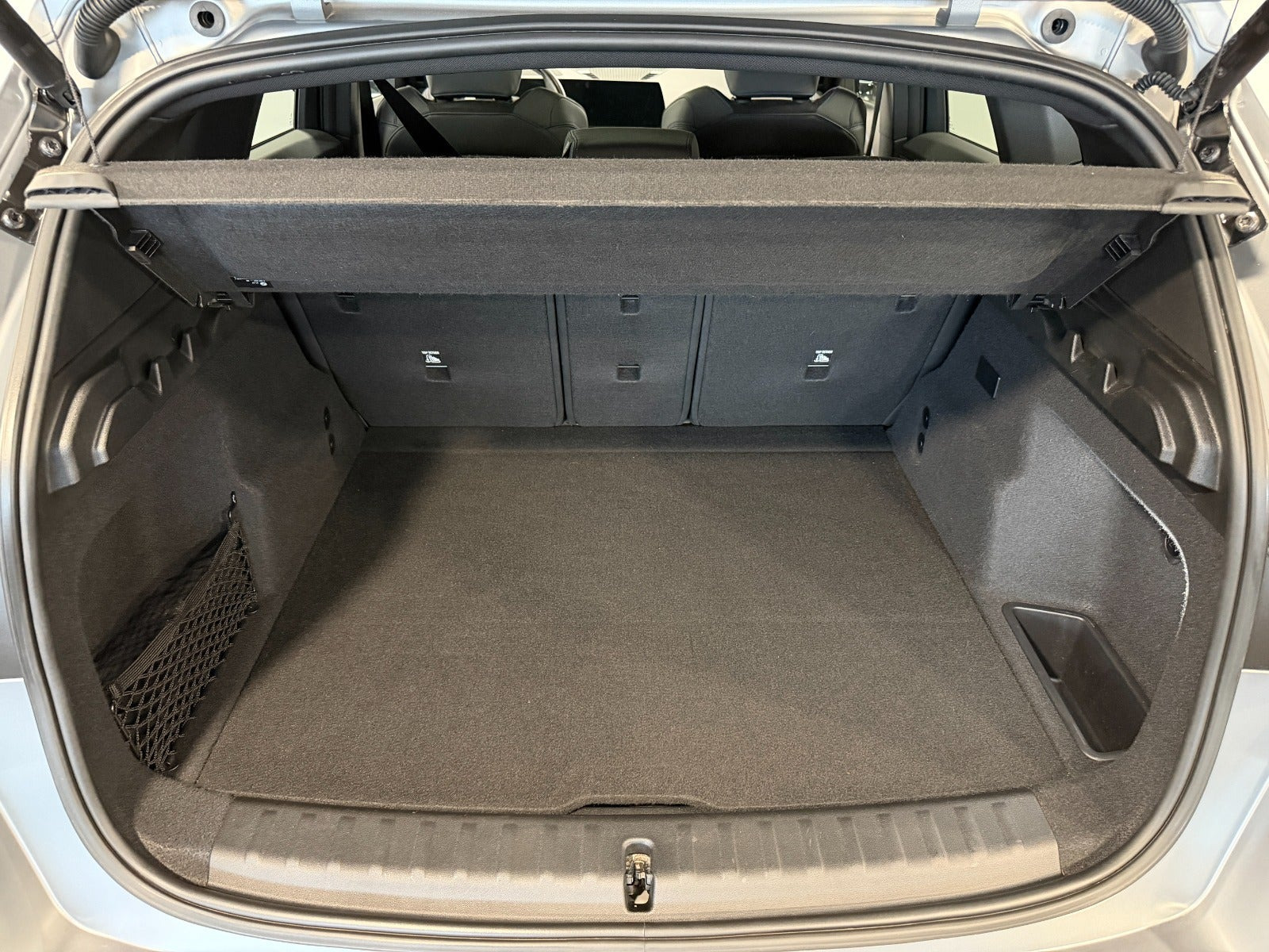 Grå BMW iX1 fra 2023