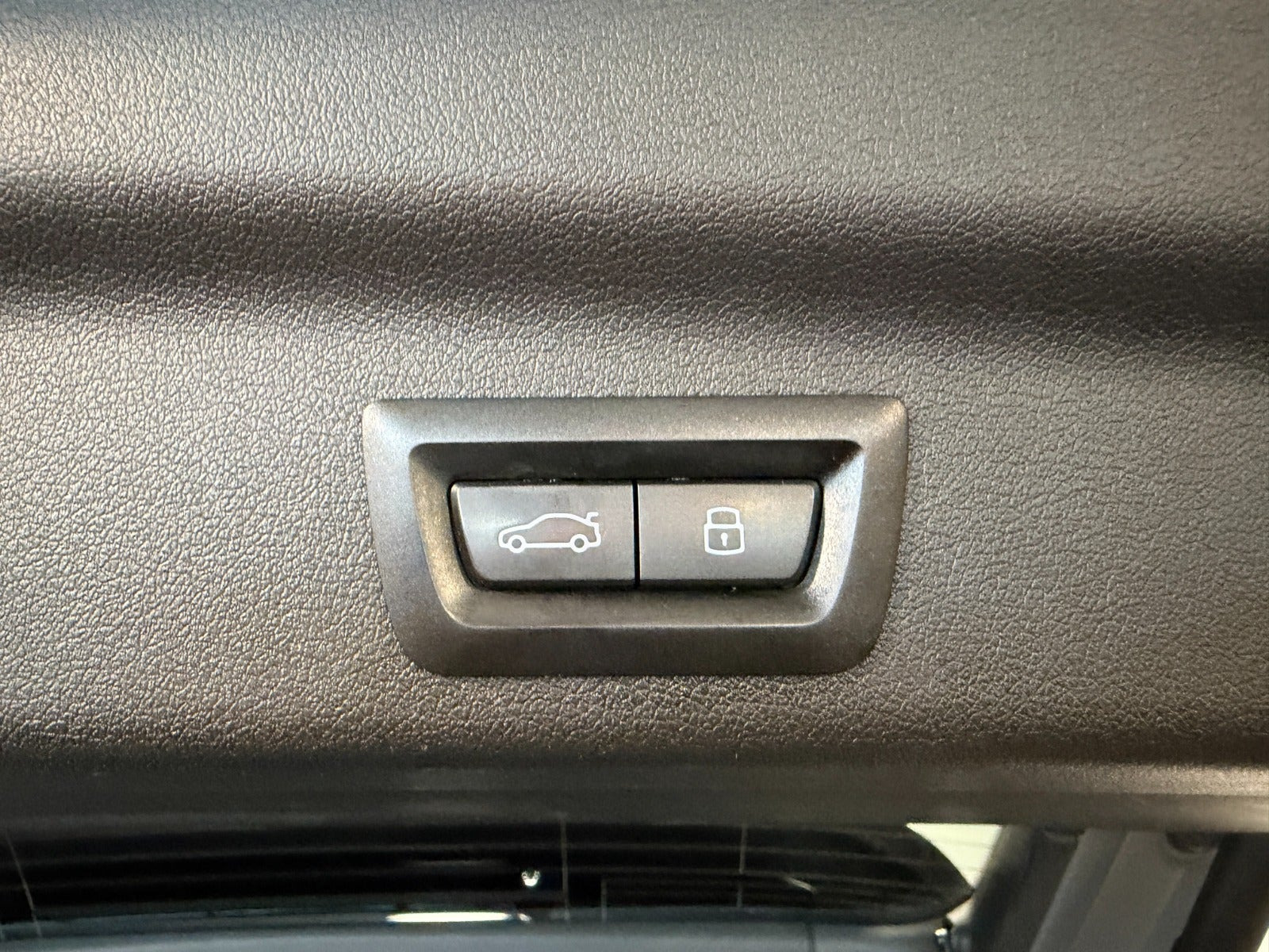 Grå BMW iX1 fra 2023