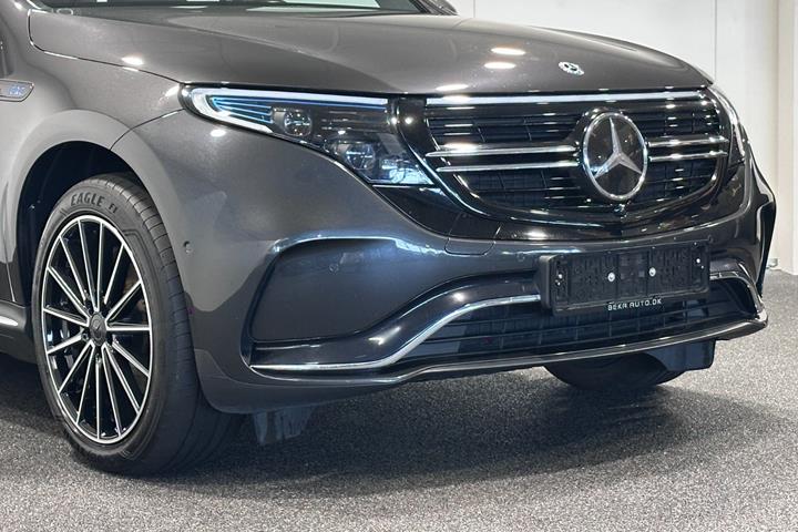 Grå Mercedes EQC400 fra 2020