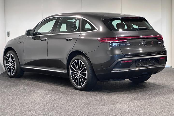 Grå Mercedes EQC400 fra 2020