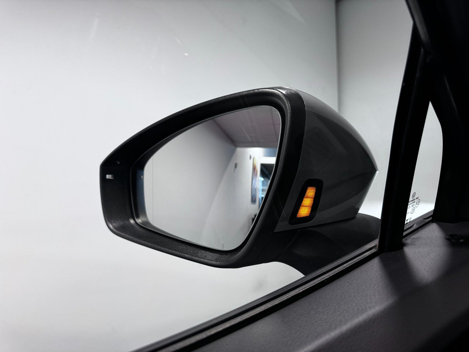 Grå VW ID.4 fra 2023