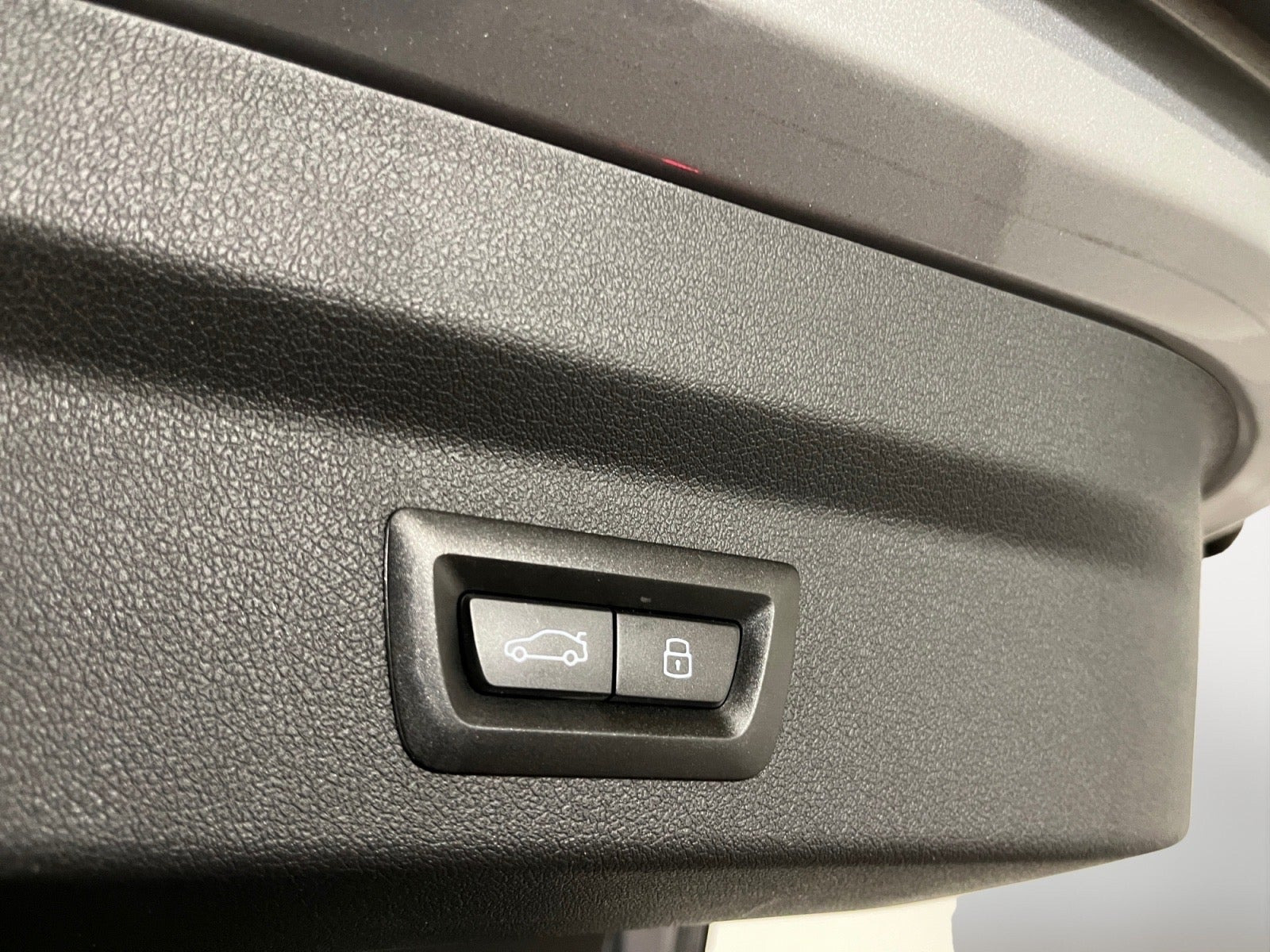 Grå BMW iX2 fra 2025