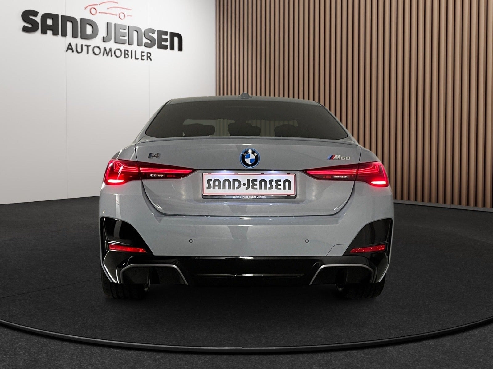 Grå BMW i4 fra 2026