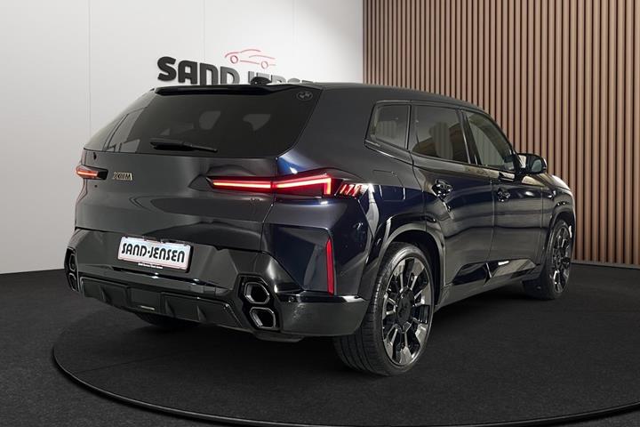 Sort BMW XM fra 2023