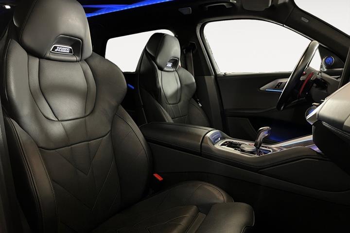 Sort BMW XM fra 2023