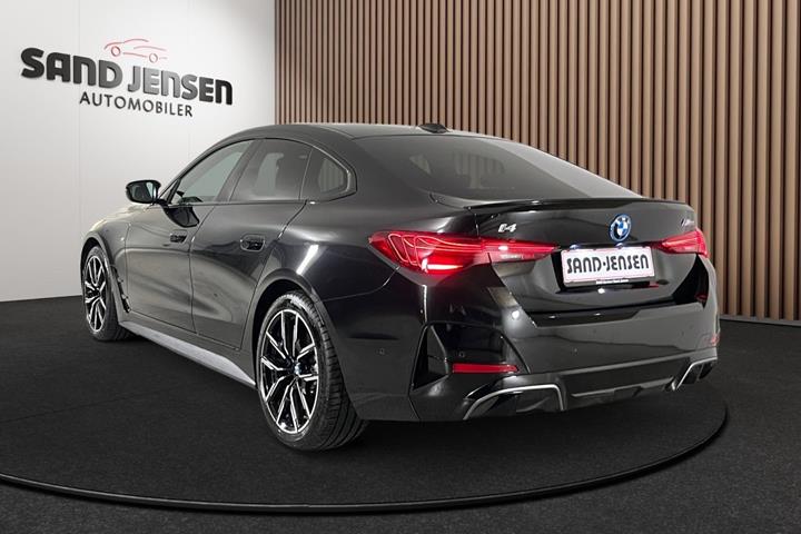 Sort BMW i4 fra 2025