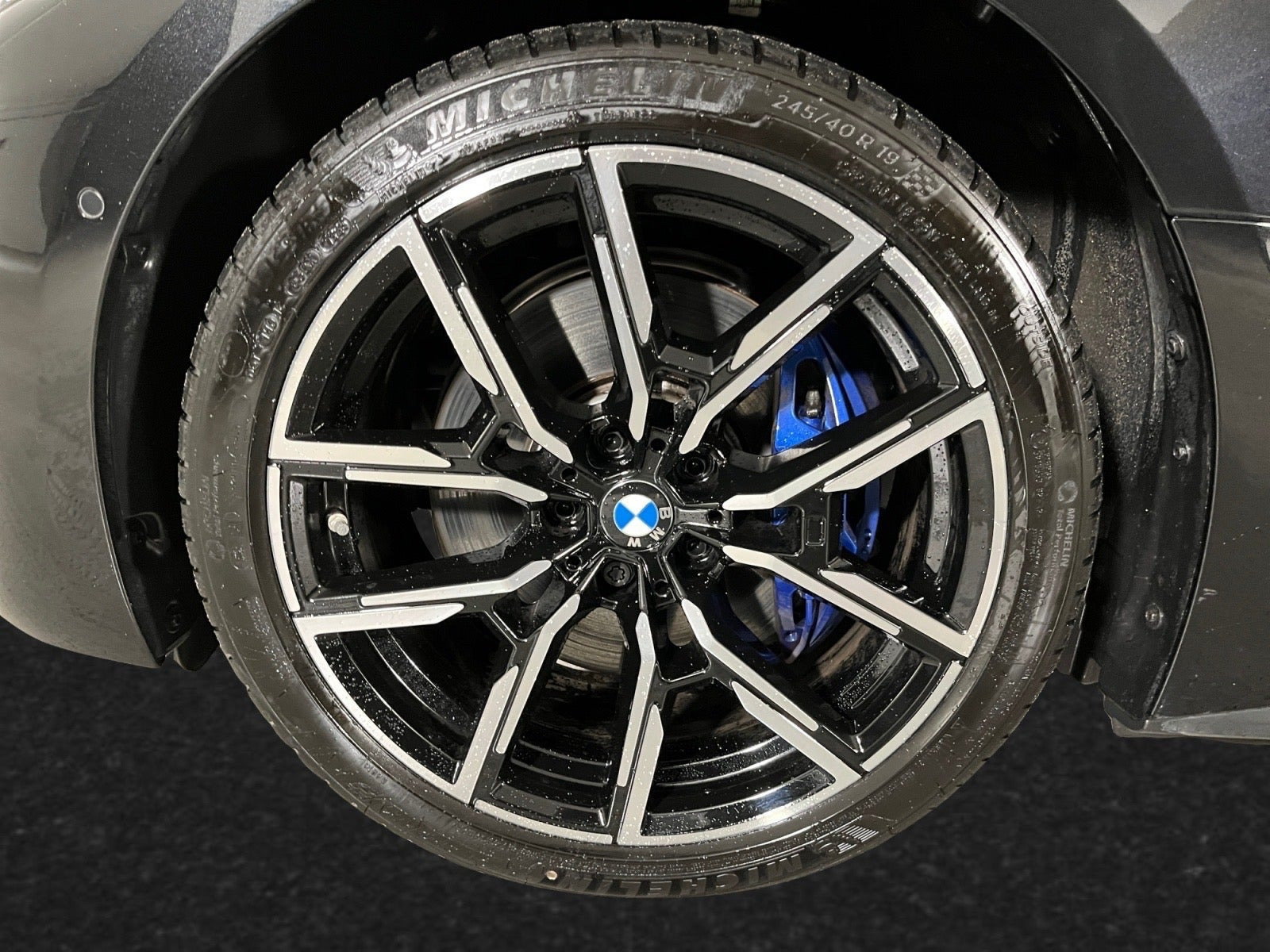 Sort BMW i4 fra 2025