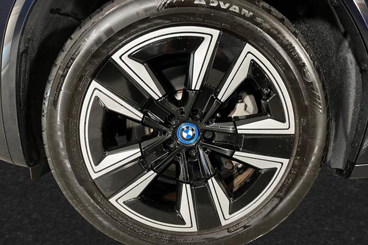 Sort BMW iX3 fra 2024