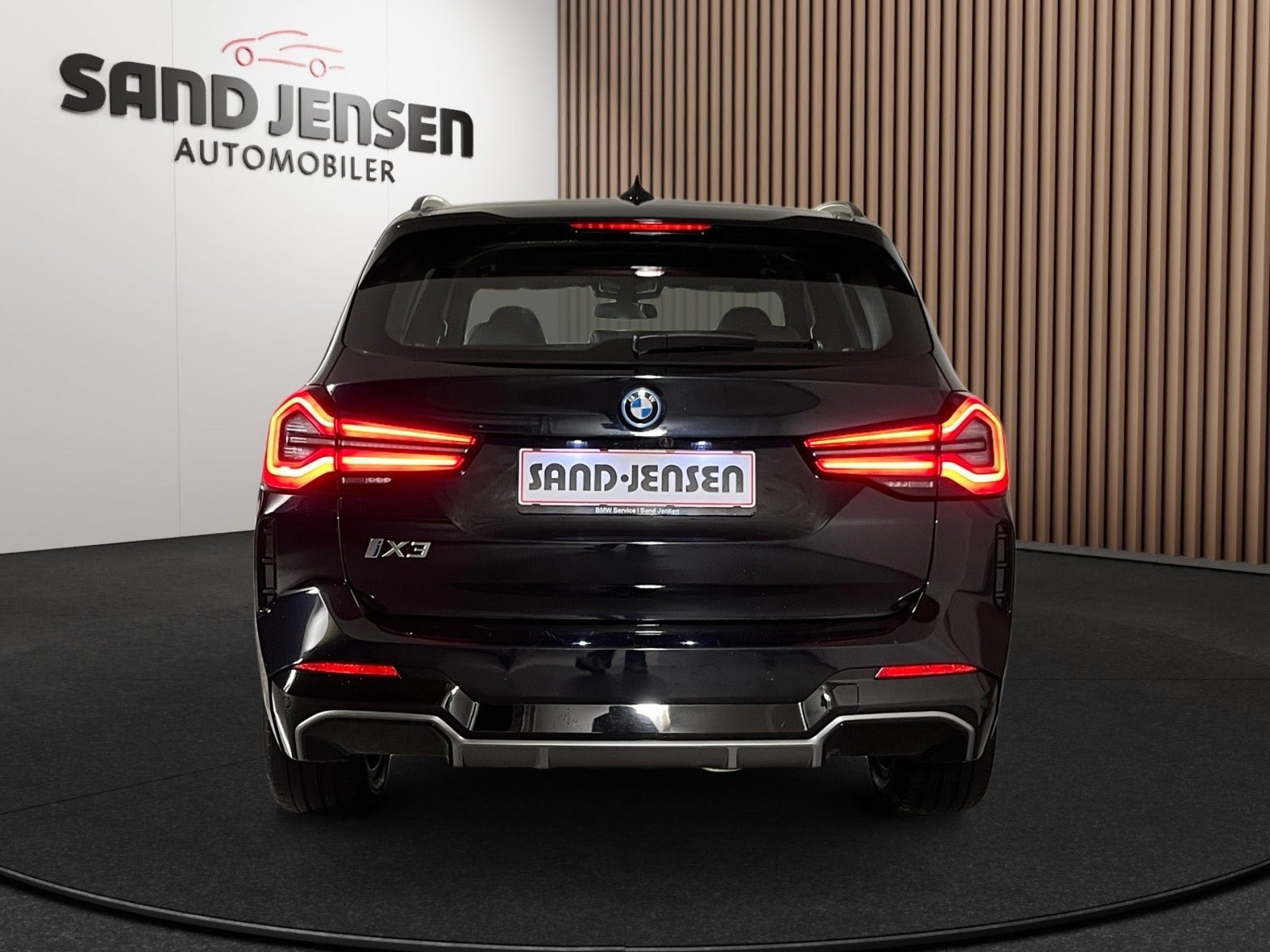 Sort BMW iX3 fra 2024