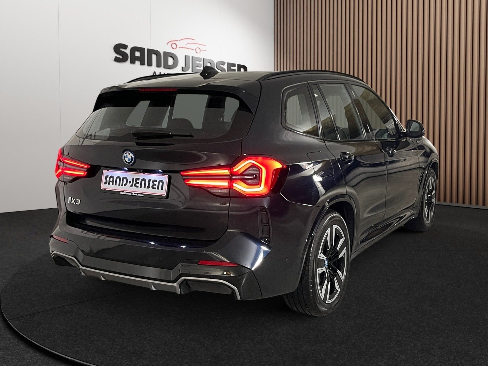 Sort BMW iX3 fra 2024