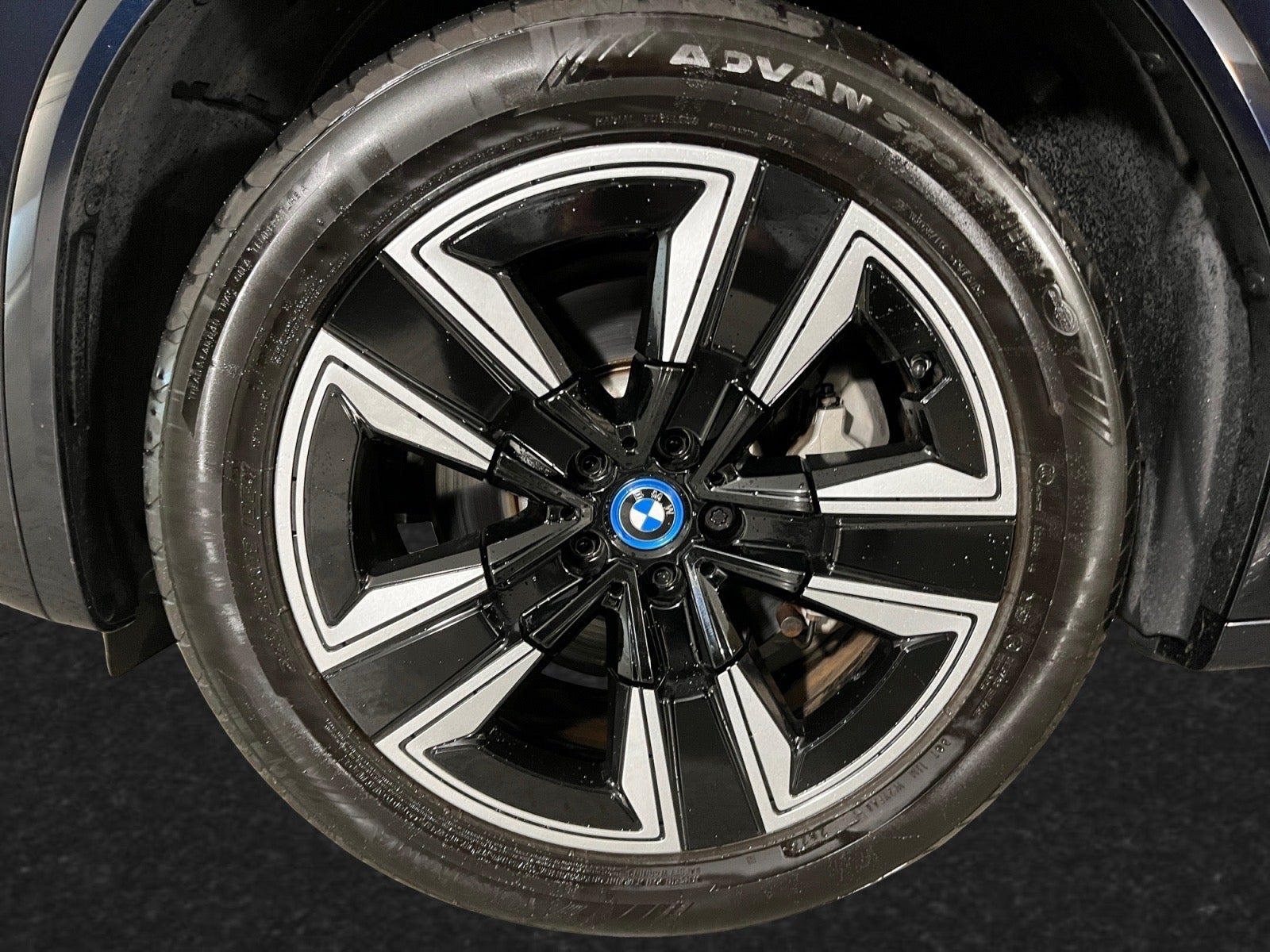 Sort BMW iX3 fra 2024