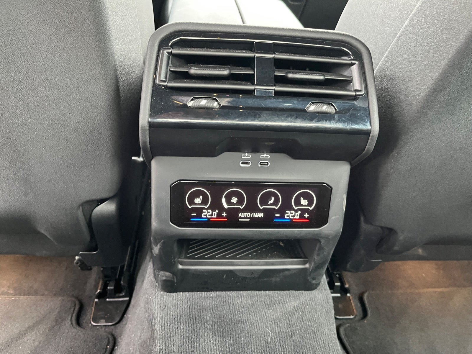 Sort BMW i5 fra 2025