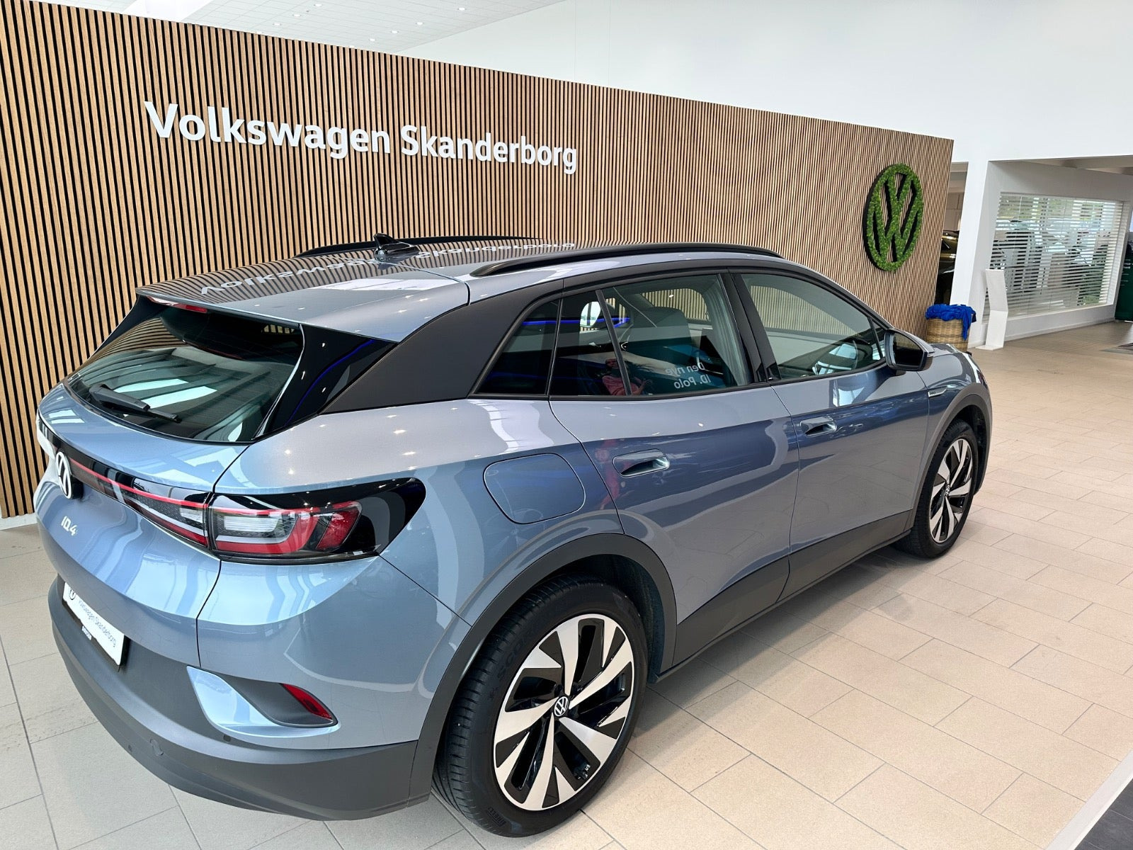 Blå VW ID.4 fra 2023