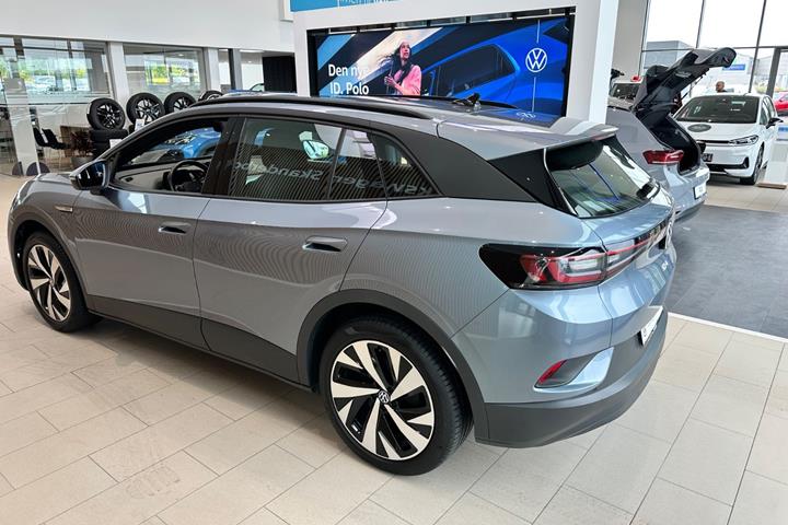 Blå VW ID.4 fra 2023