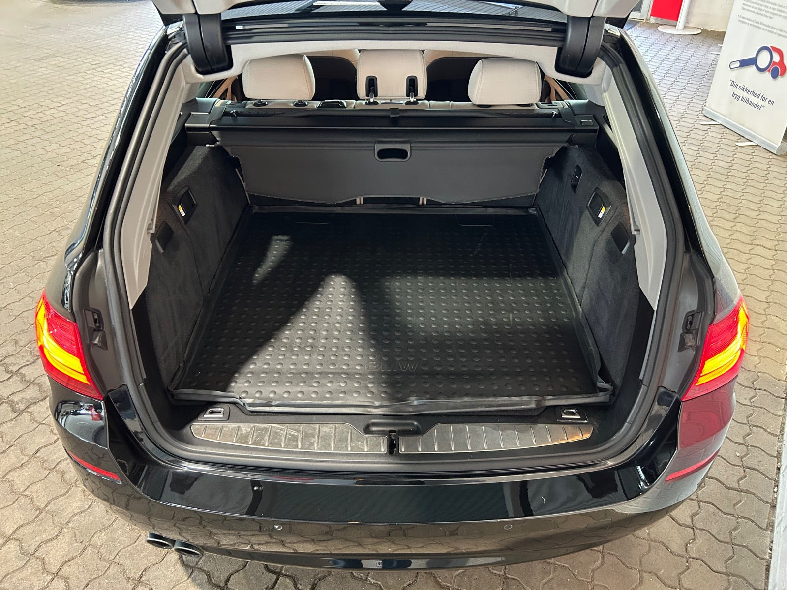 Sort BMW 530d fra 2014