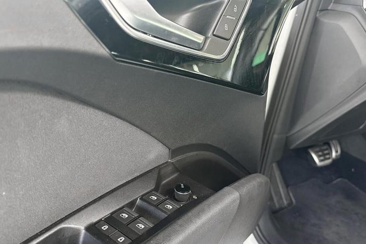 Hvid Audi Q4 e-tron fra 2022