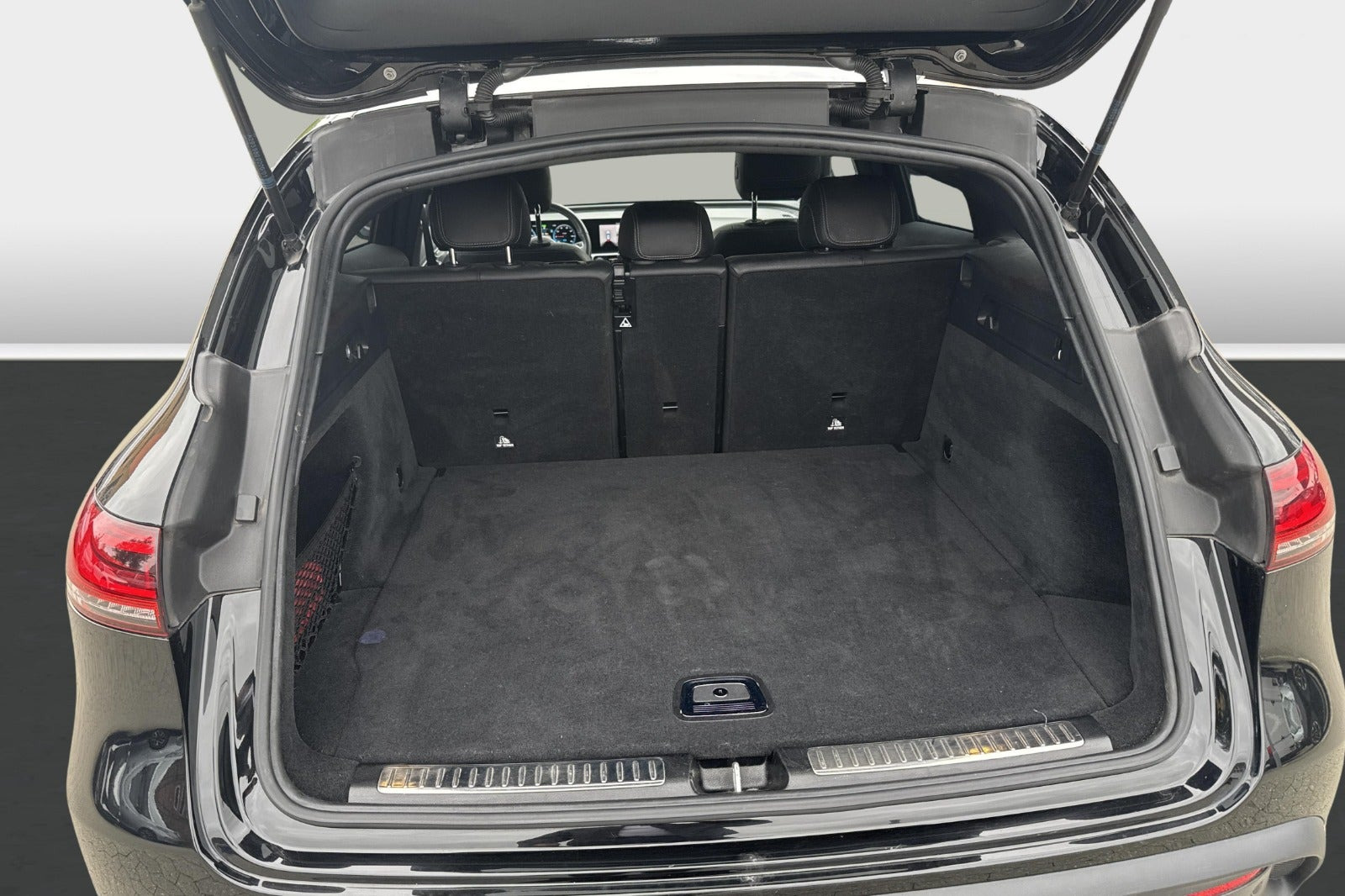 Sort Mercedes EQC400 fra 2020