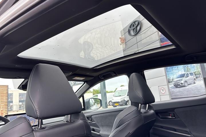 Hvid Toyota C-HR+ fra 2026