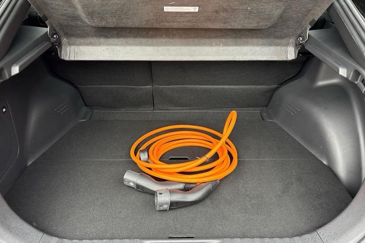 Hvid Toyota C-HR+ fra 2026