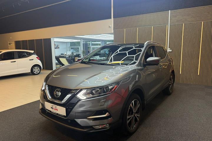 Grå Nissan Qashqai fra 2018