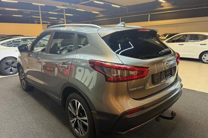 Grå Nissan Qashqai fra 2018