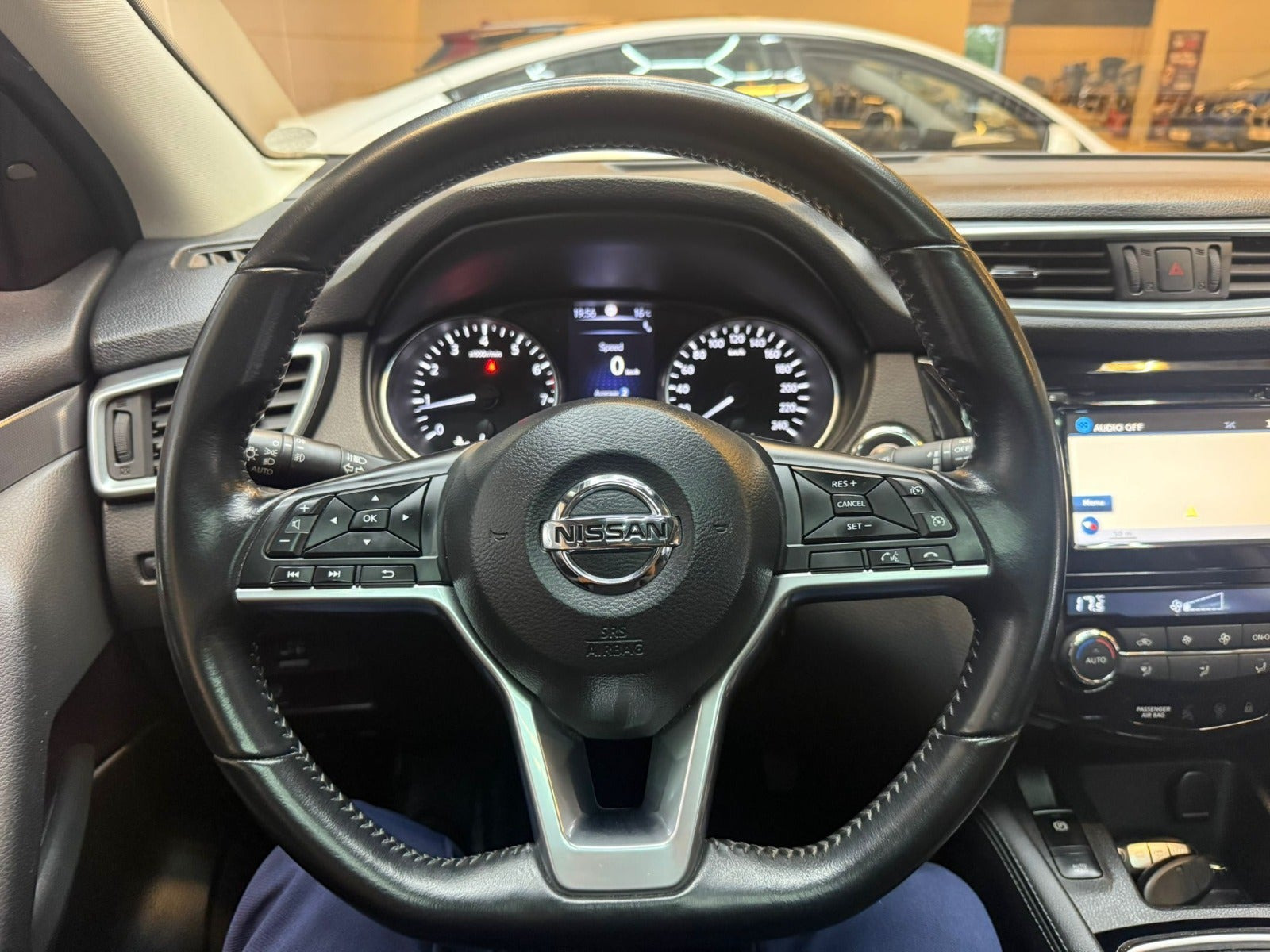 Grå Nissan Qashqai fra 2018
