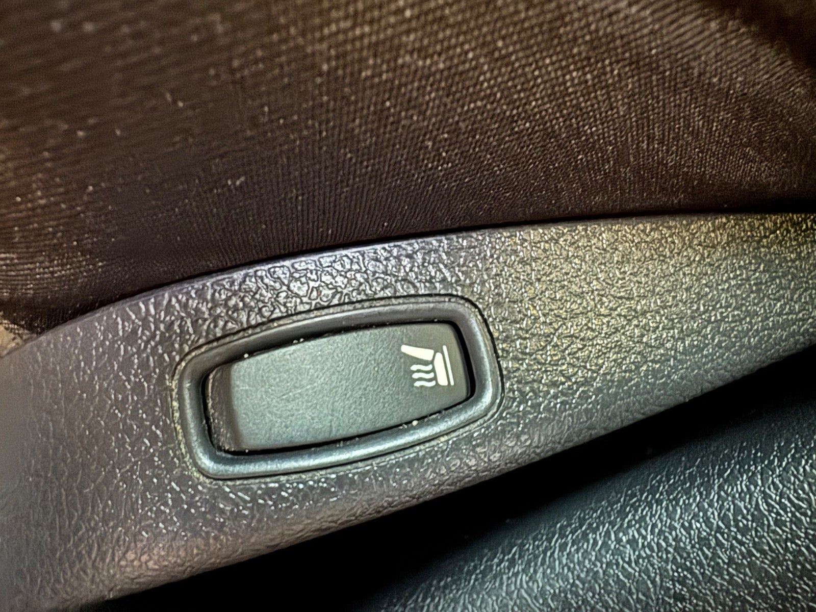 Rød Dacia Logan fra 2014