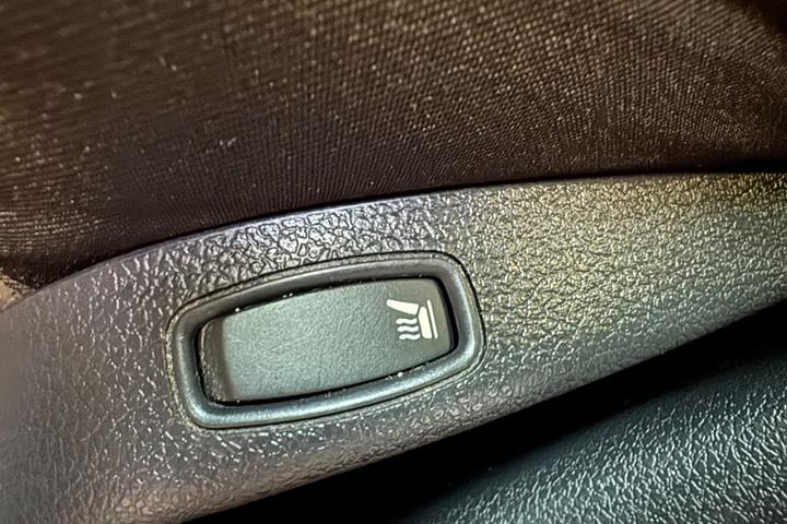 Rød Dacia Logan fra 2014