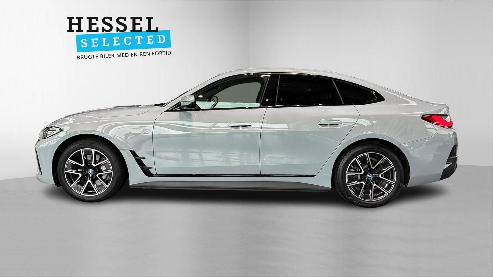Grå BMW i4 fra 2026