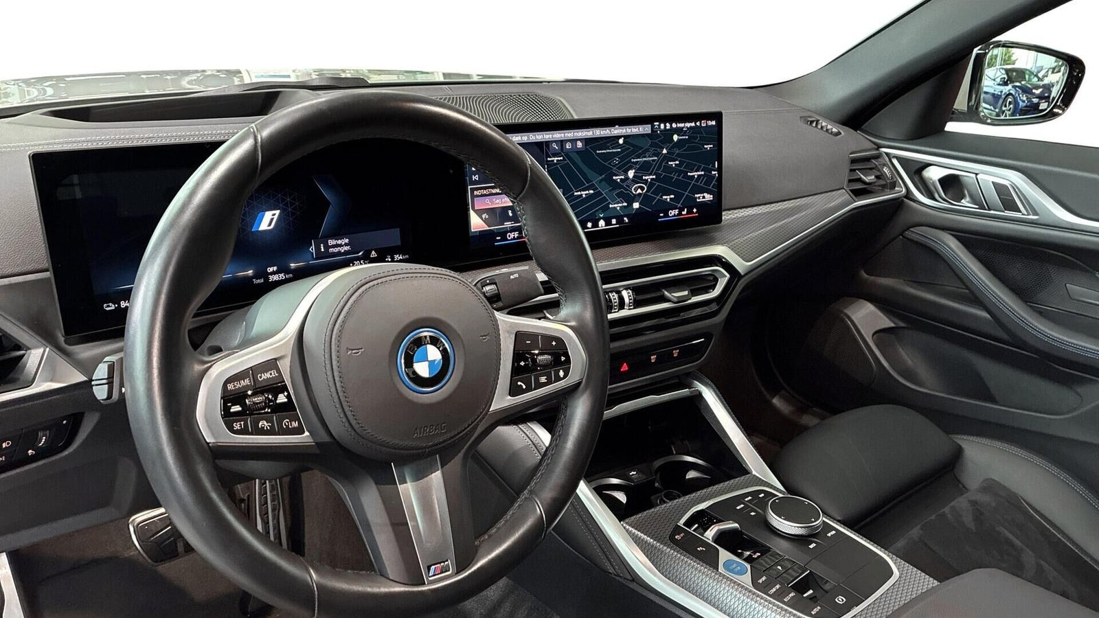 Grå BMW i4 fra 2026