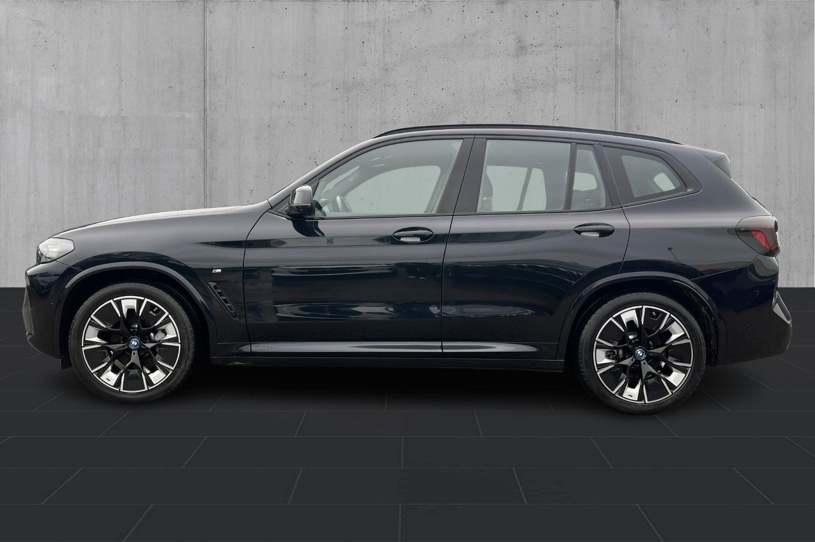 Sort BMW iX3 fra 2023