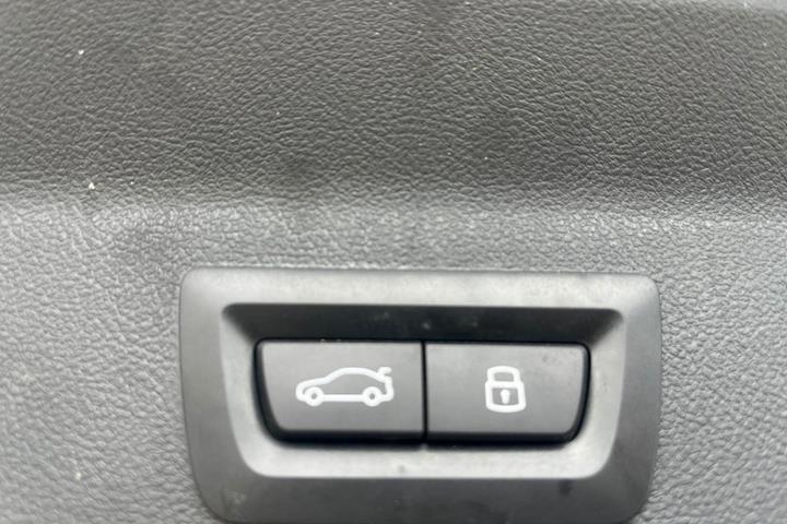 Sort BMW iX3 fra 2023